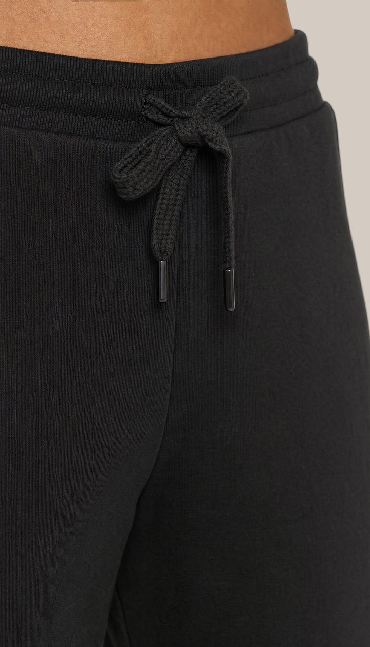 The Charter Jogger - Black - closeup2