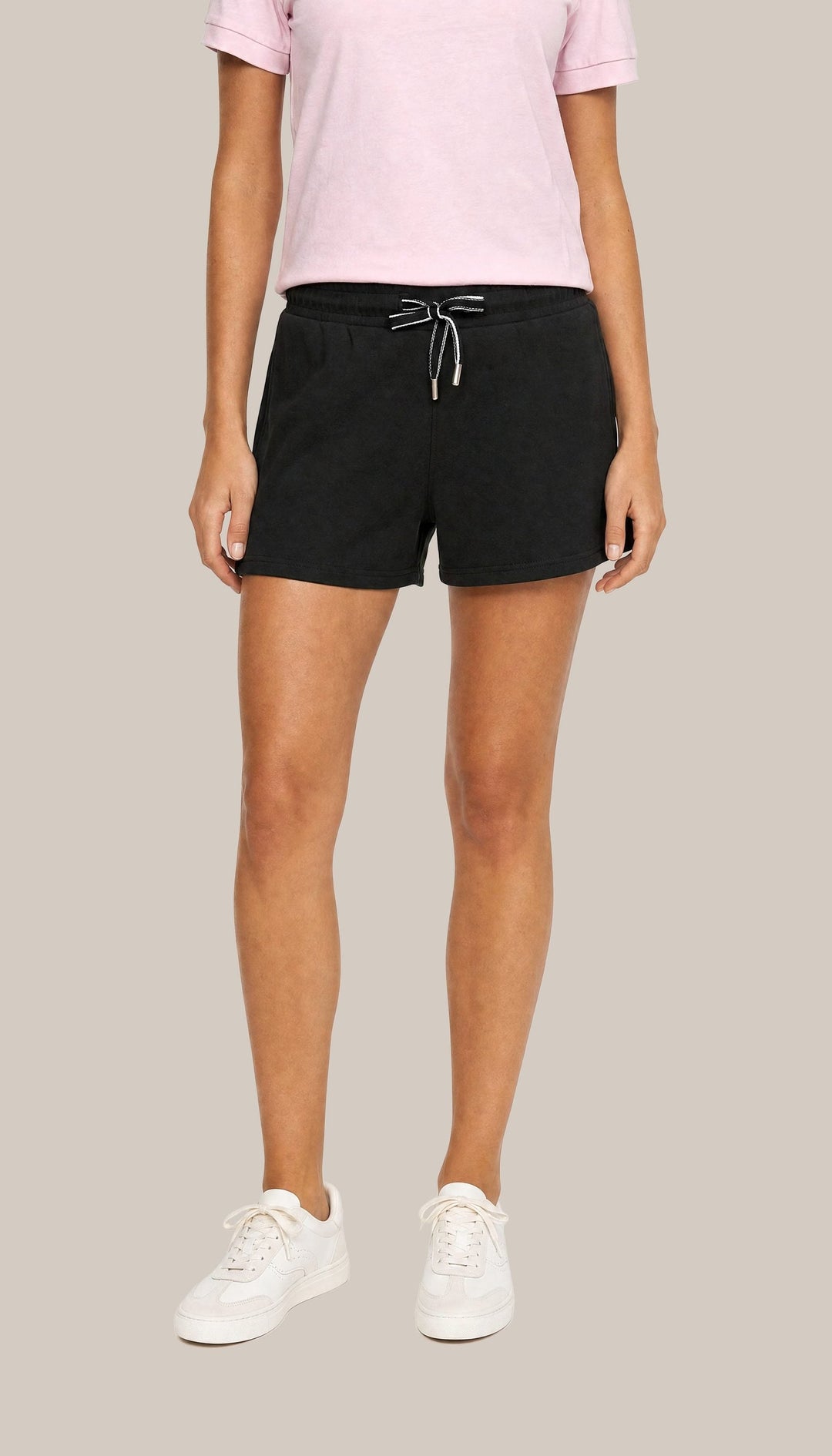 The Volley Short - Black - front